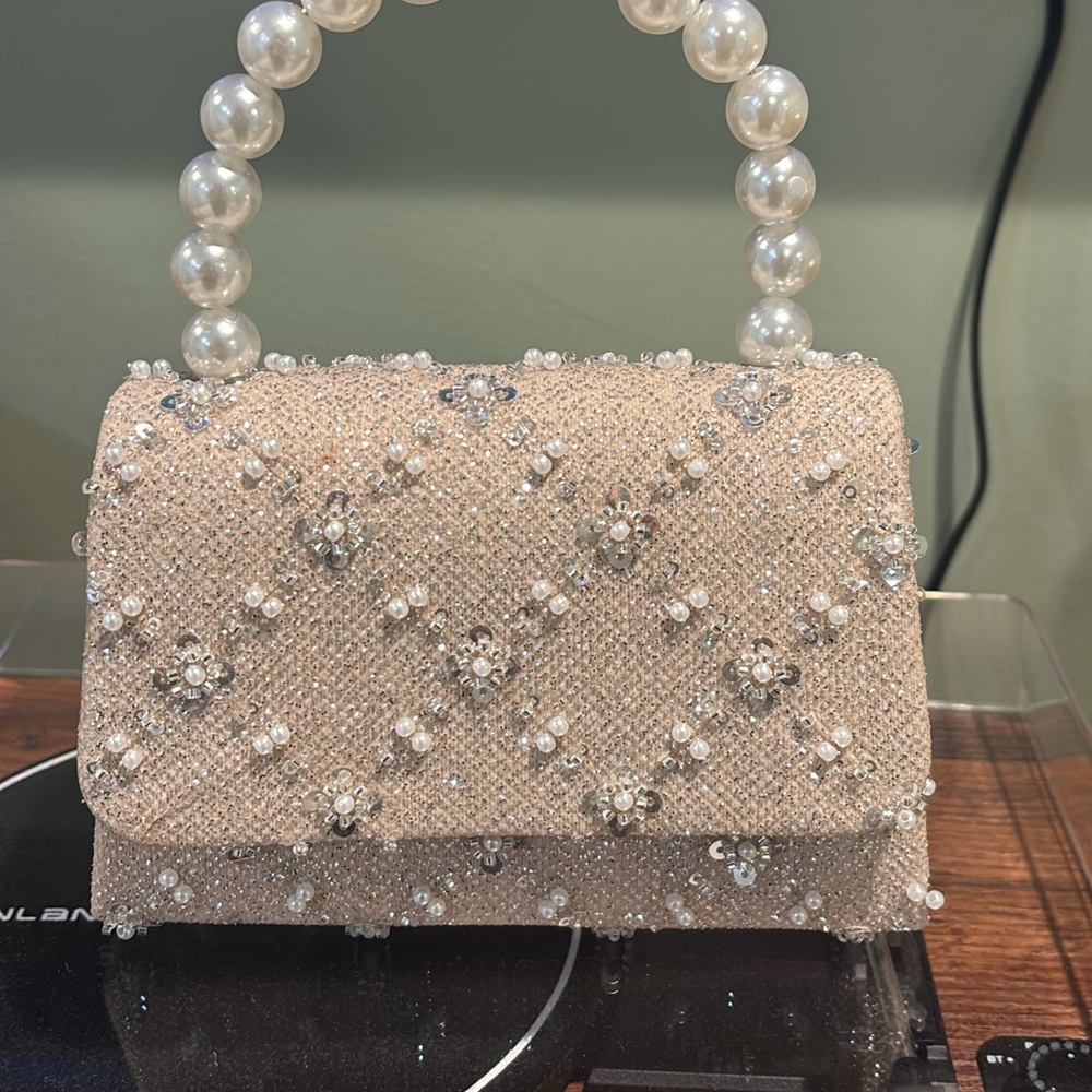 Sincerely Jules Elegant Pearl-Embellished Cream Clutch